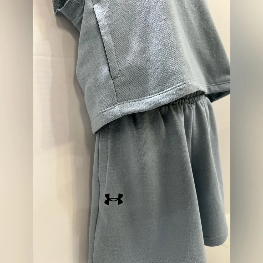Under Armour Kids Matching Set in Light Gray NEW